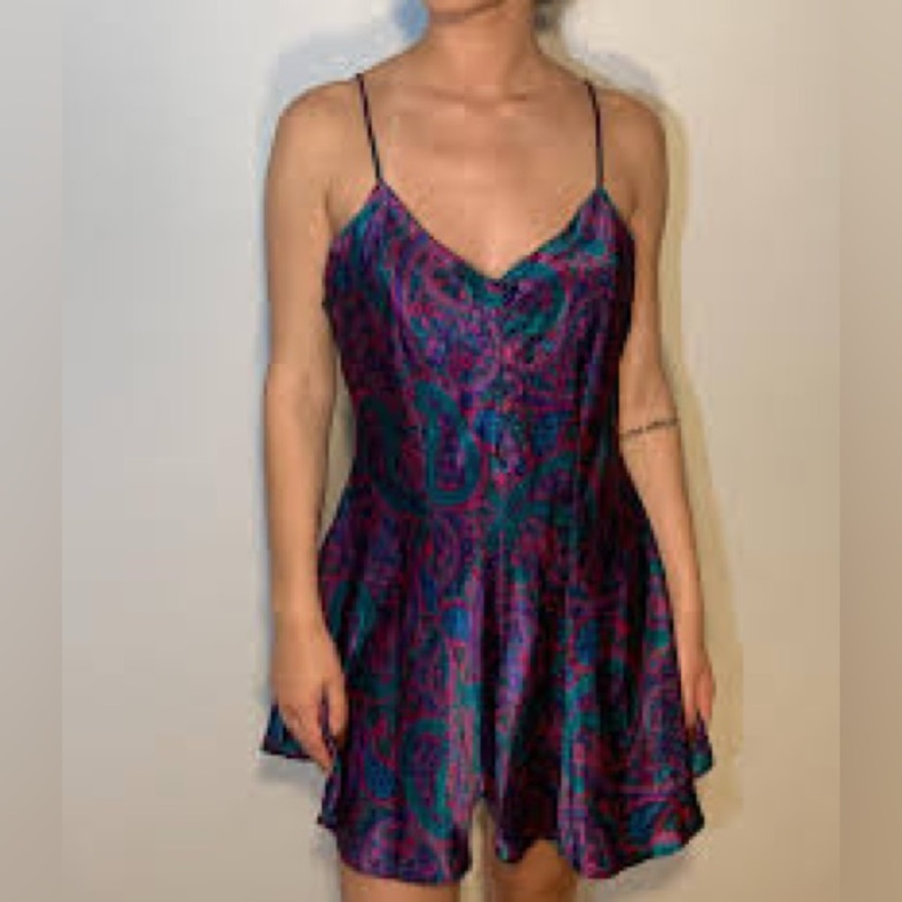 Vintage Gold Label Victoria’s Secret navy floral paisley button negligée size M - Picture 8 of 11